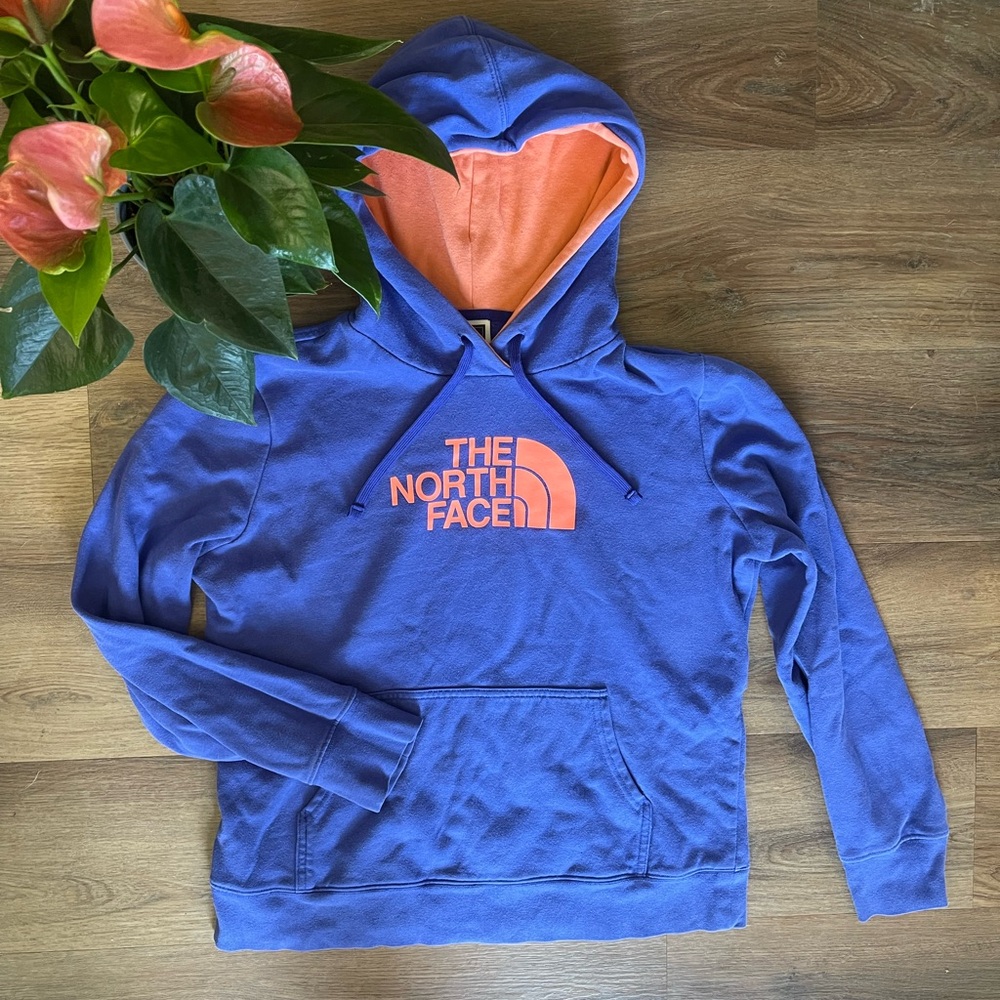 The North Face Women’s L Two-Toned Hoodie
